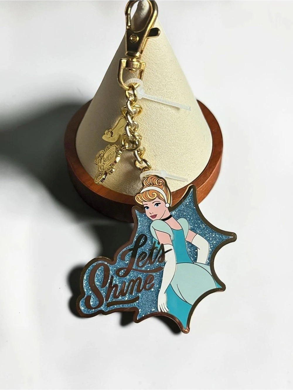 Disney Cinderella Let's Shine Keychain NWOT